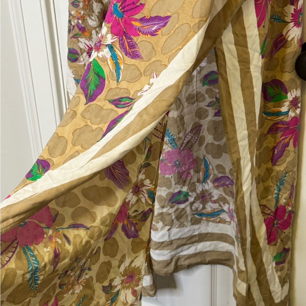 Steve Madden Floral Kimono in Tan and Pink - Picture 5 of 8